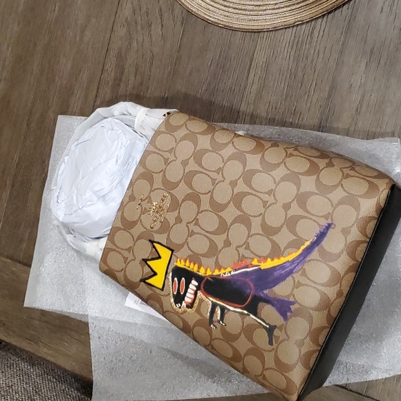 Coach X Jean Michel Basquiat Town Bucket Bag In Signature Canvas - Picture 4 of 9